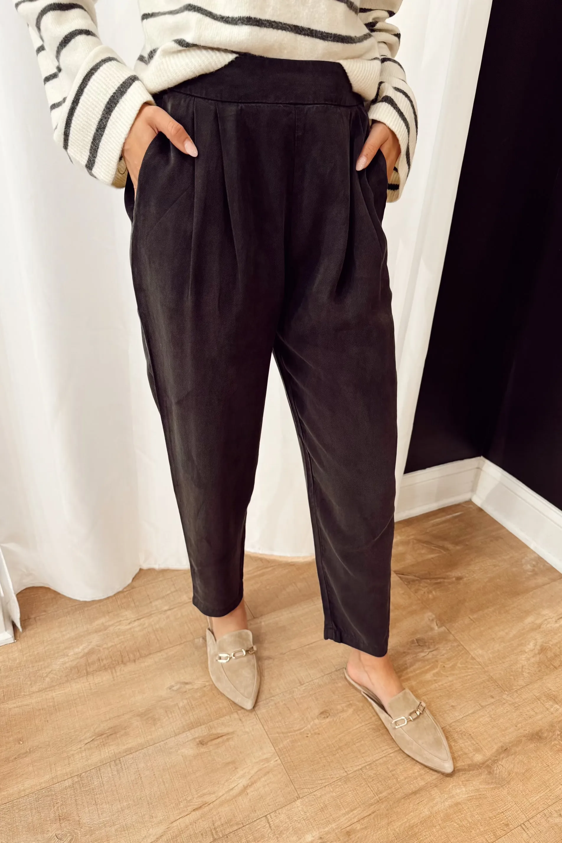 Bella Dahl Clean Lines Slouch Trouser