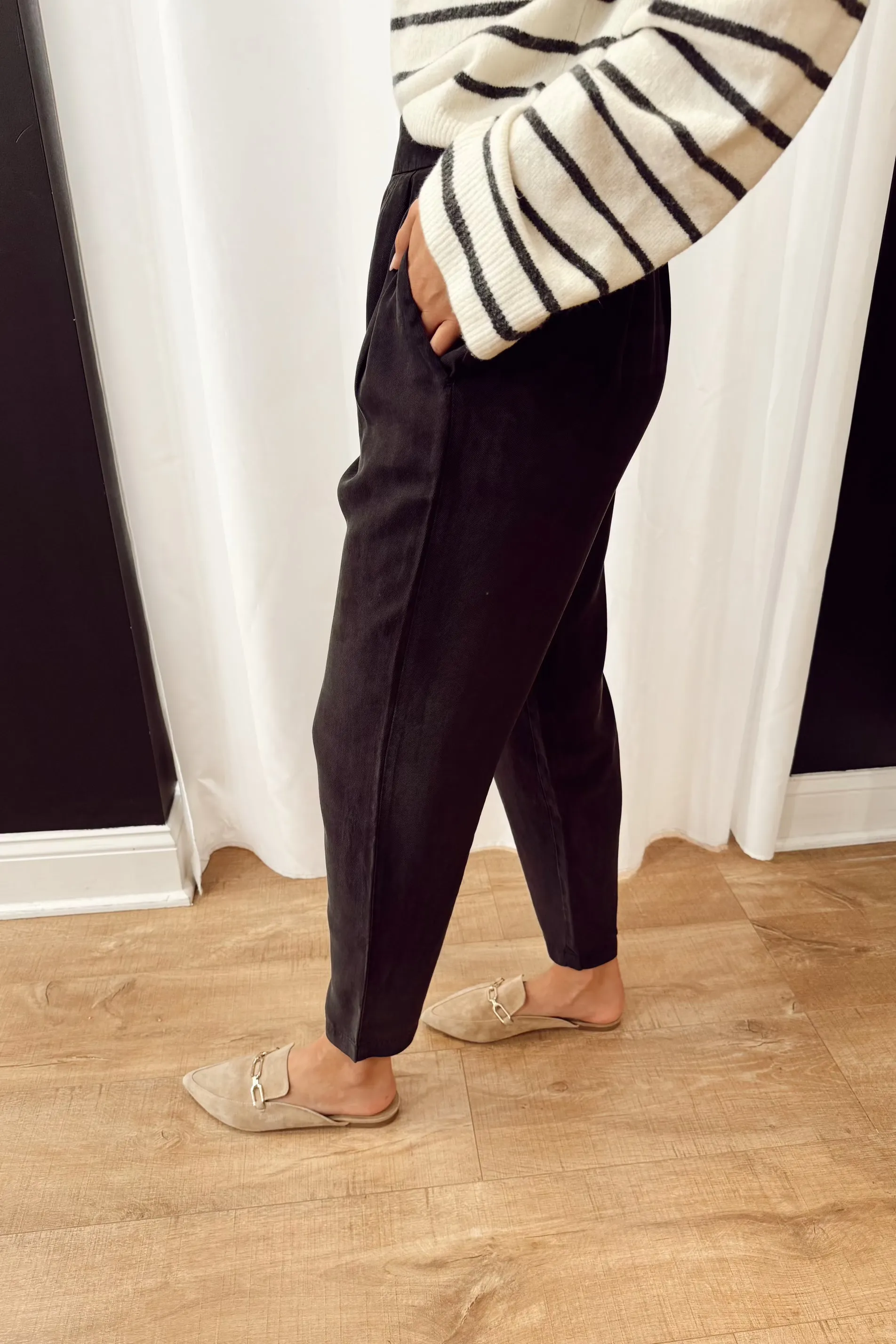 Bella Dahl Clean Lines Slouch Trouser