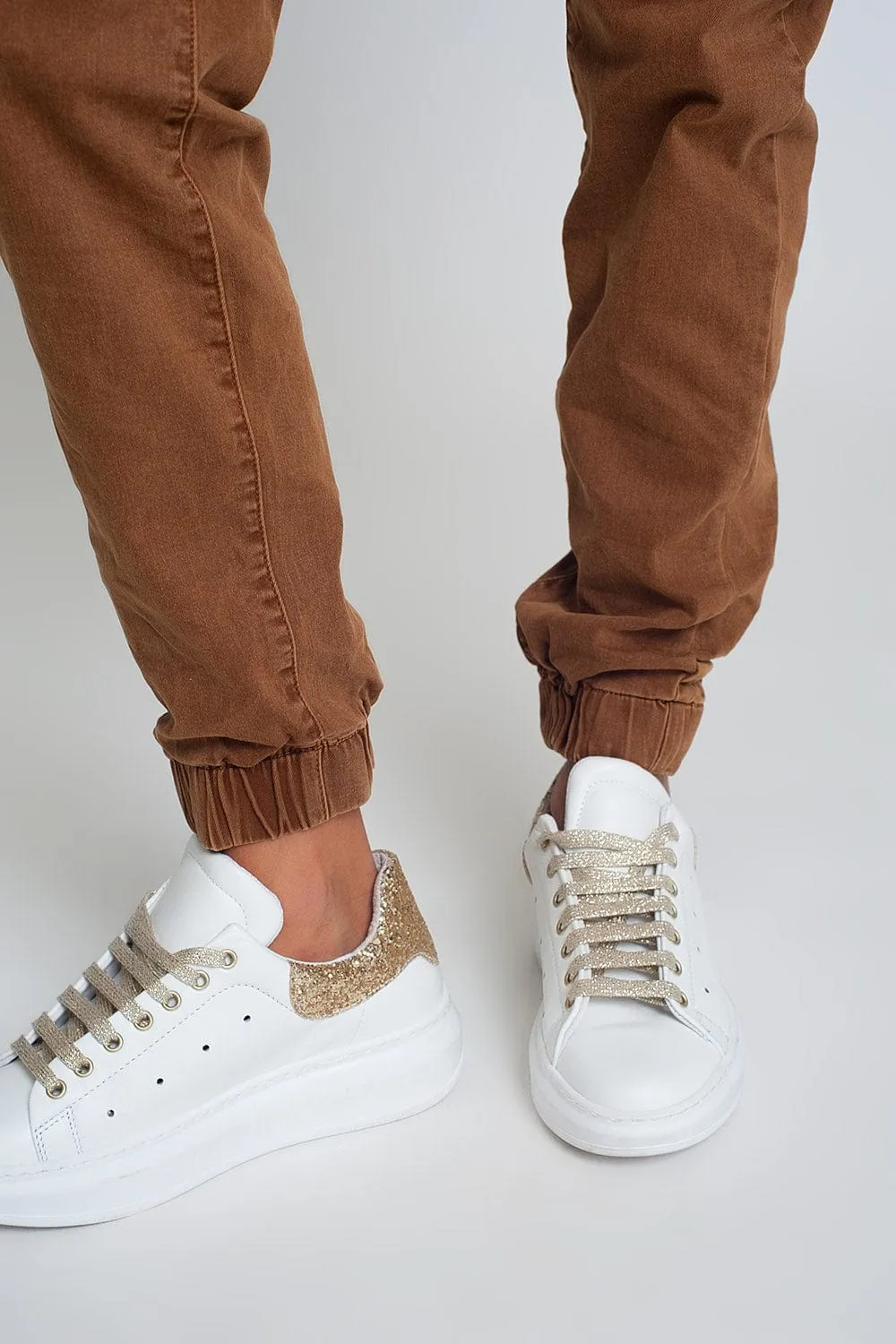 Cuffed Utility Pants With Chain In Brown