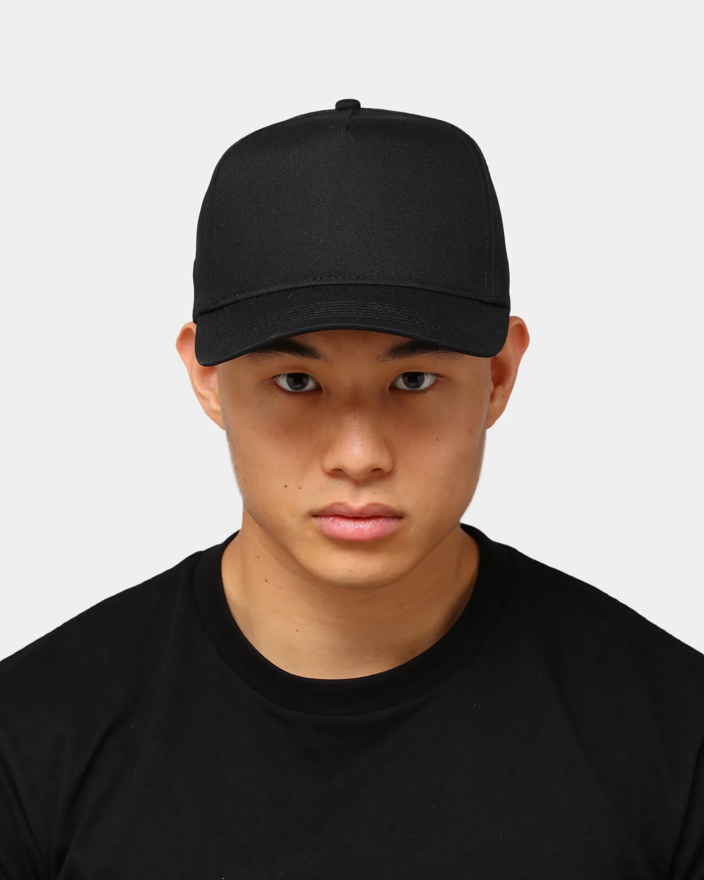 EN ES Strapback Black/White