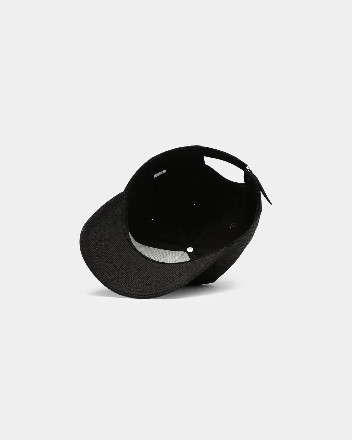 EN ES Strapback Black/White