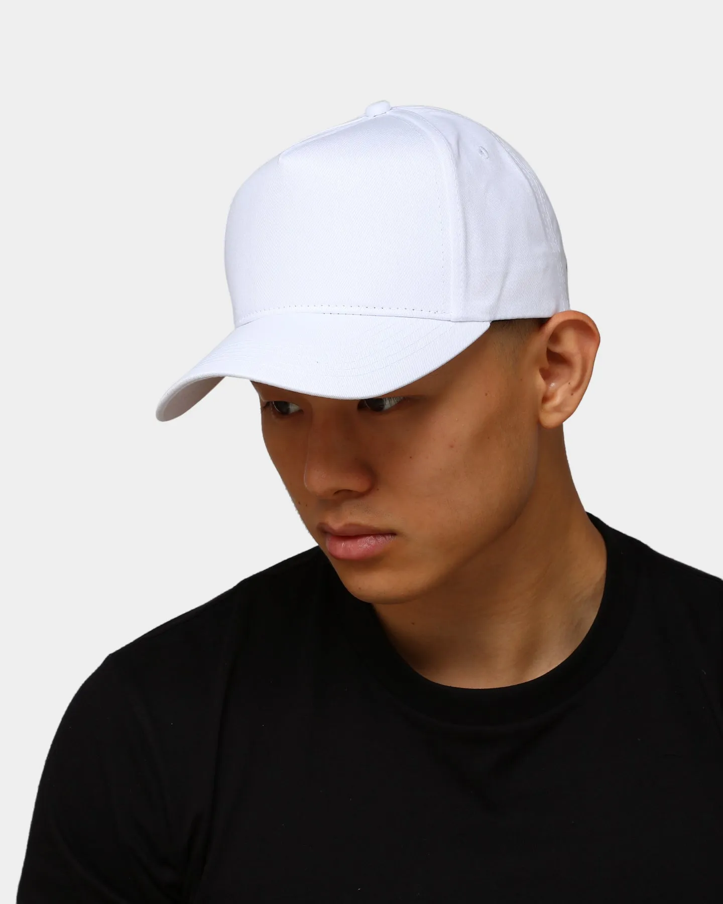 EN ES Strapback White/Black